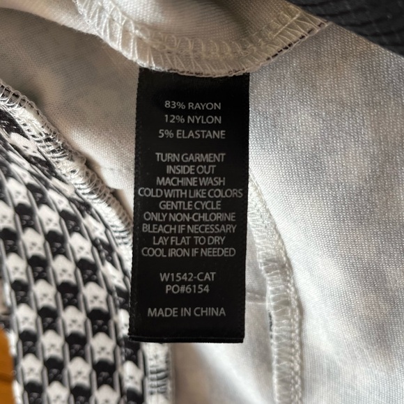 Betabrand pants, 5 pockets, women’s XL, Catstooth print, black & white. NWOT. - Picture 13 of 13